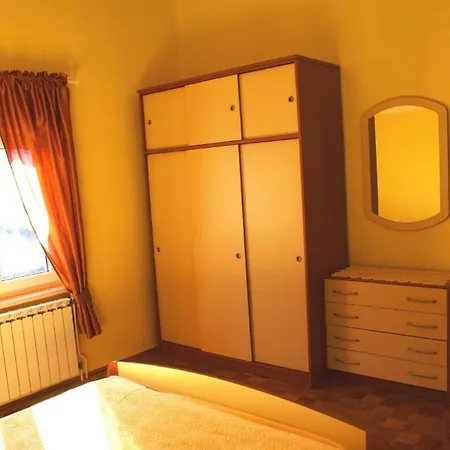 Lejlighed Ruhige Mit Balkon Und Terrasse